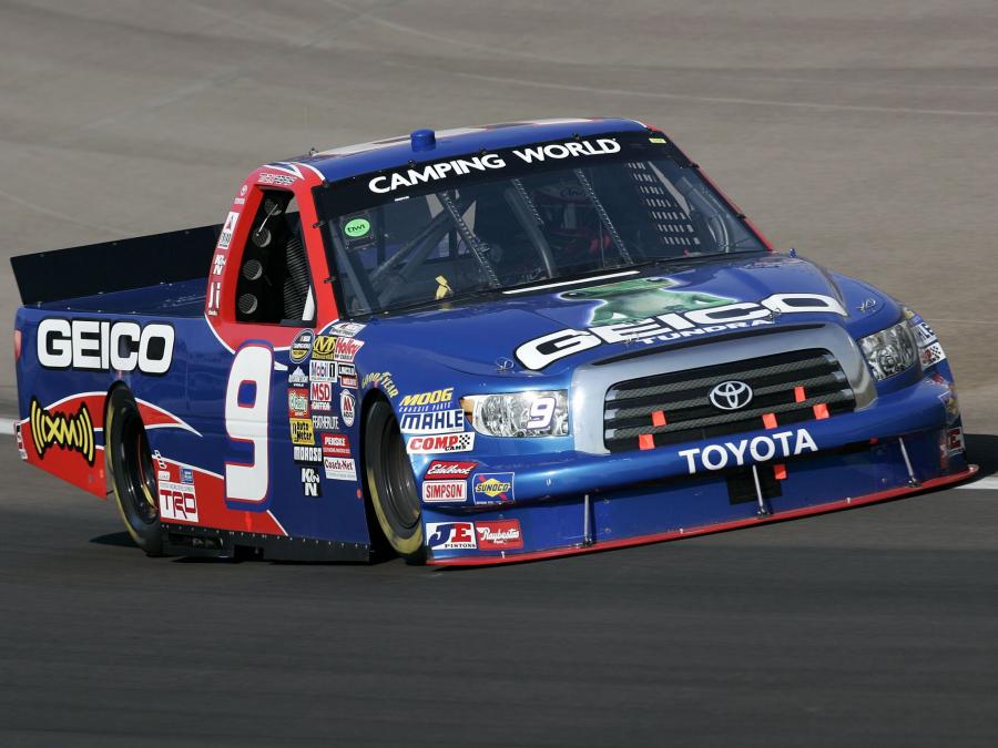  Toyota Tundra NASCAR Camping World Series Truck 2009 года  (фото 11 из 12)